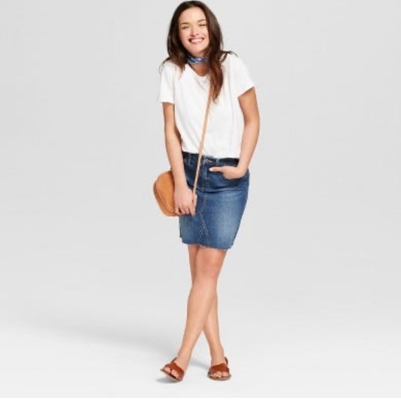 0500 Women’s Denim Skirt – Universal Thread Dark Wash sz 8/28 - Picture 3 of 6